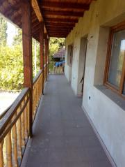 Casa-vila de vanzare in Bucov