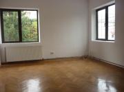 Inchiriere imobil P+1, intrare din strada, ideal birouri/cabinete